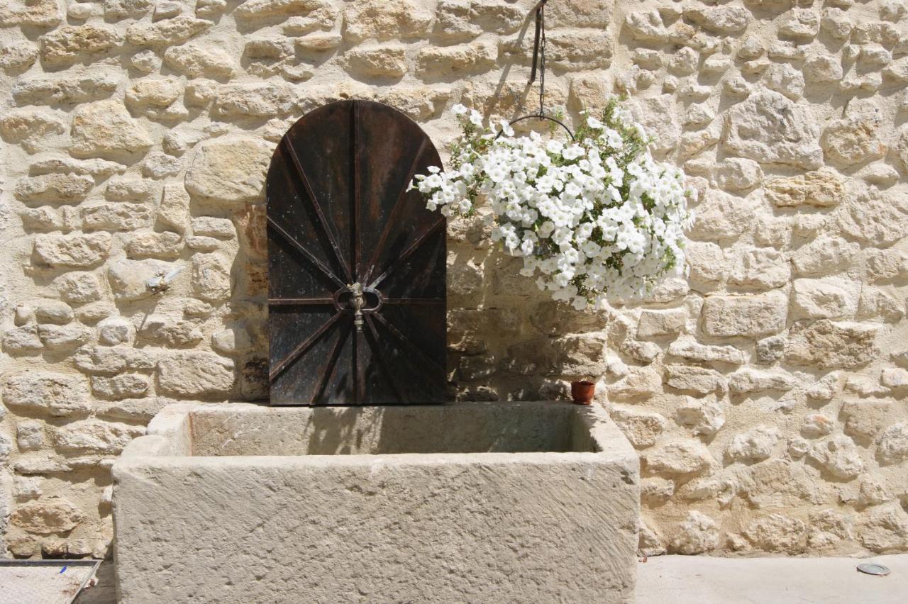 B&B Dans Mas En Pierres Robion en Luberon Bagian luar foto